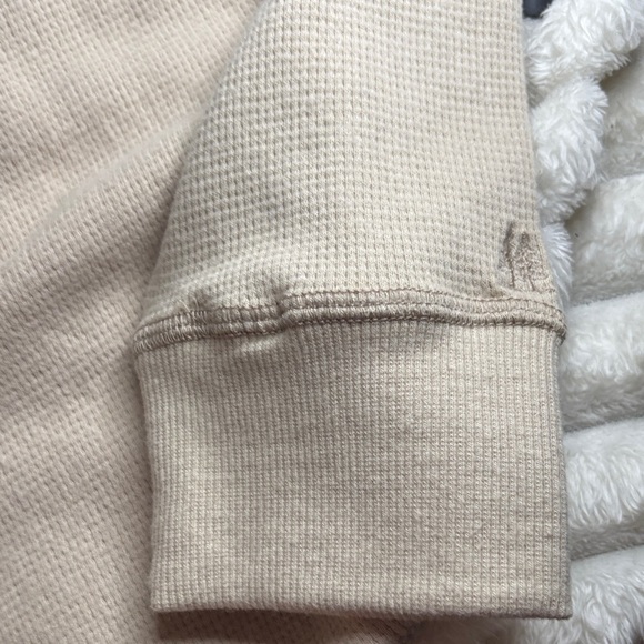 G.H. Bass & Co. Cream Crewneck Sweater - Picture 4 of 4